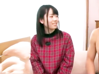 AV初挑戦の地味目美少女がホテルハメ→あまりの凄さに撮影後ガチ泣きｗ