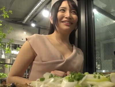 可愛い美少女とデート→ホテルに連れ込みおっぱいを揉み手マンすると自ら求めて中出し！！！