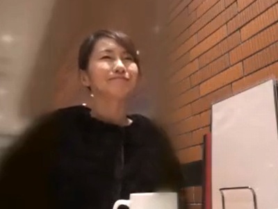 吉〇羊みたいな大人の色気を漂わせる熟女さんをナンパ！！！都市の割に性に貪欲な奥様が不倫騎乗位